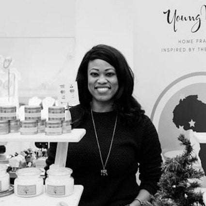 Young Mary's - Lola