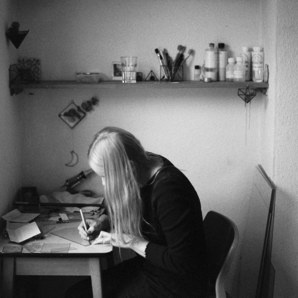 Paly Glass - Nicki James
